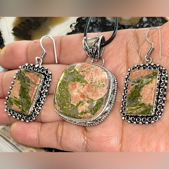 Unakite Jasper Pendant & Earrings Set - Picture 4 of 10
